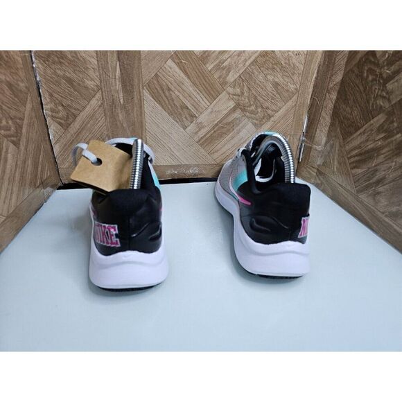 Brand New Nike Women's Star Runner 3 Silver Running Shoes Size 6.5 GS 5Y. 057 - Picture 3 of 11